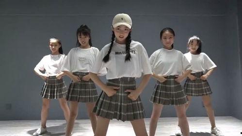 初中生热舞视频,初中生热舞视频燃动校园